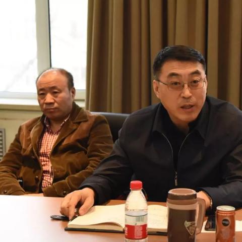 中组部重塑领导梯队策略，退二线新规定与行动指南