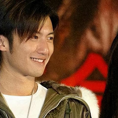 美女门事件最新图片引发社会广泛关注