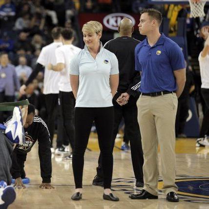 美女门事件最新图片引发社会广泛关注