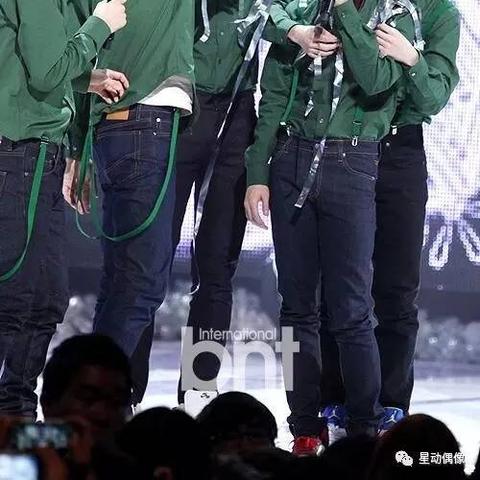 都暻秀最新图片报道，时尚魅力引领潮流