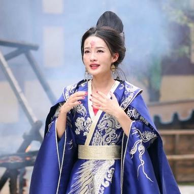 李沁影视歌坛全面开花，新星闪耀引瞩目